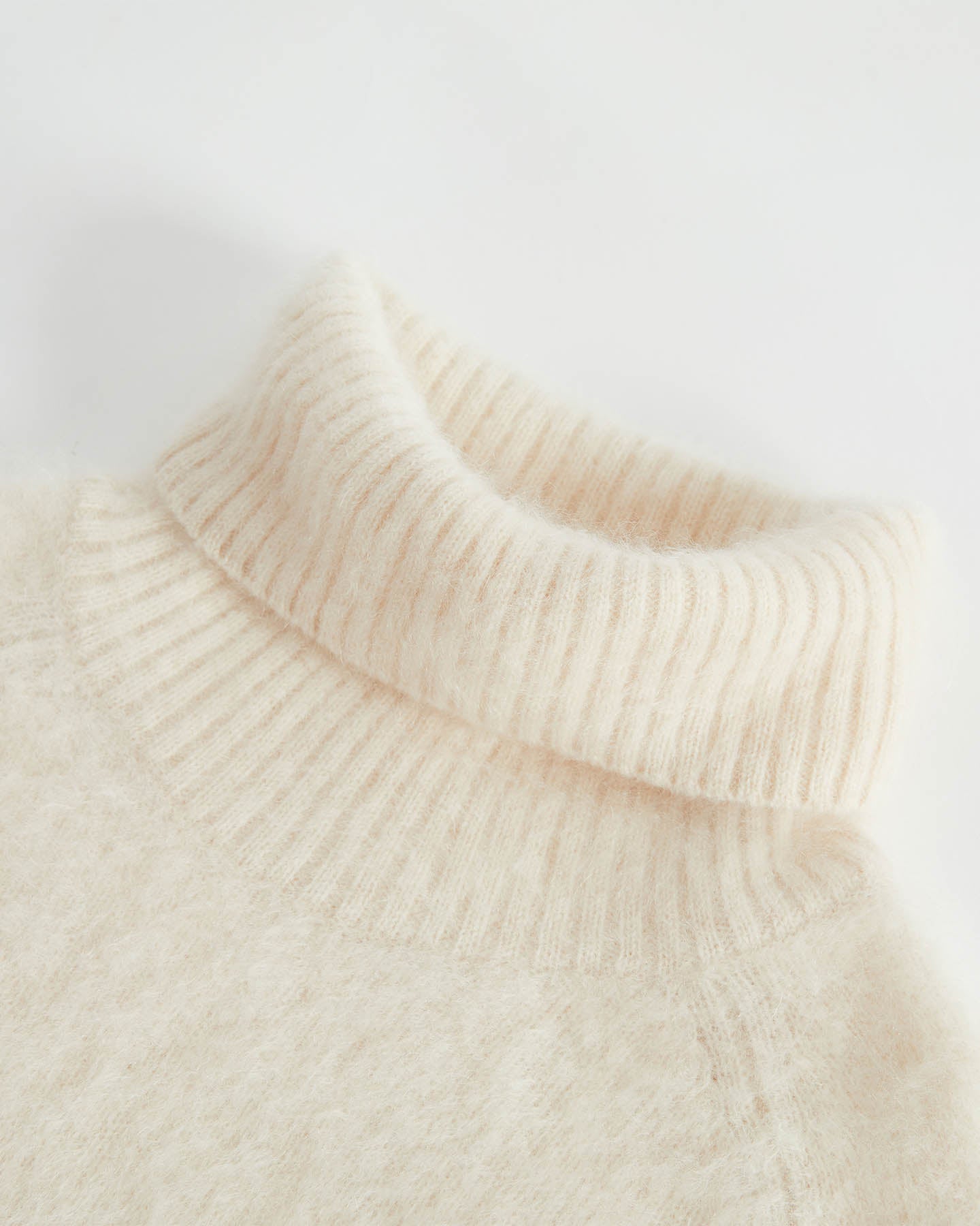 Bushed Cashmere Turtleneck Pullover Sweater